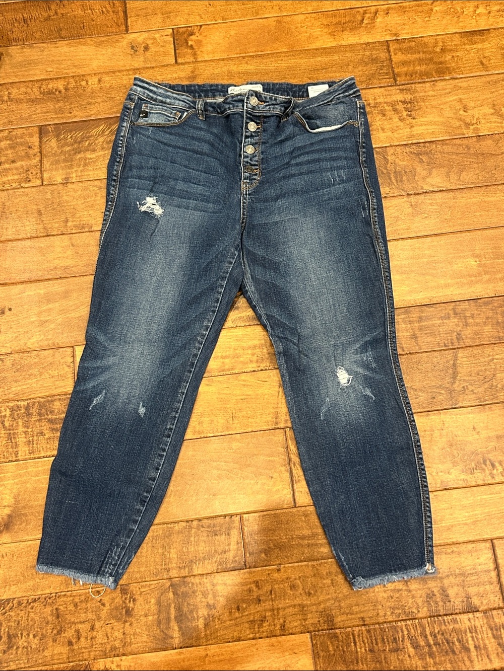 KanCan Medium Blue Distressed Cropped Ankle Jeans